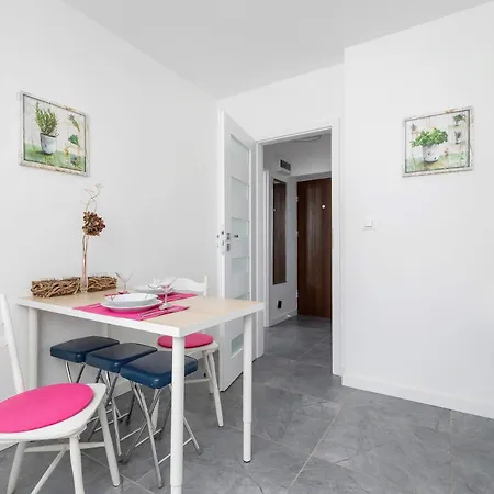 Colorful Studio Near The Spodek Arena In Katowice By Noclegi Renters Exterior photo