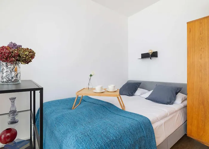 Colorful Studio Near The Spodek Arena In Katowice By Noclegi Renters